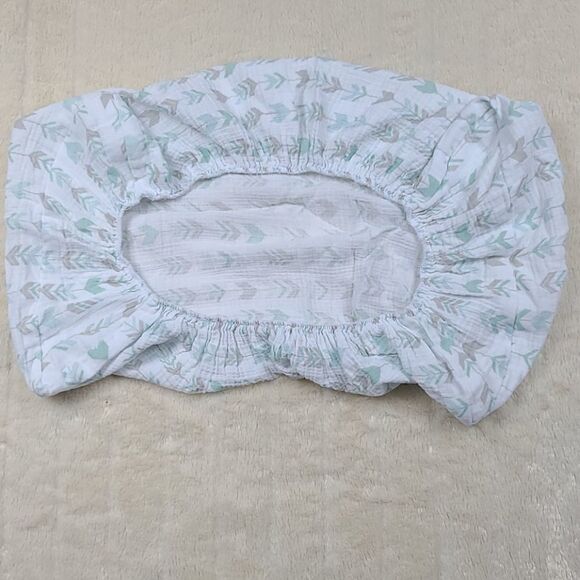 Stretchy White Arrow Printed Baby Diaper Changing Pad Fitted Sheet Cover Gray - Picture 3 of 3